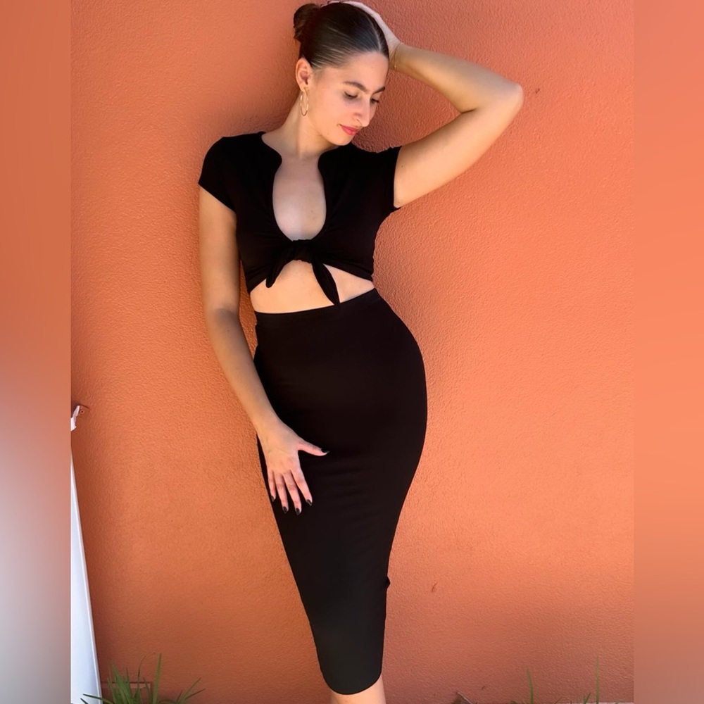 2 Piece Set Black Skirt Corp Top✨ - Picture 3 of 7